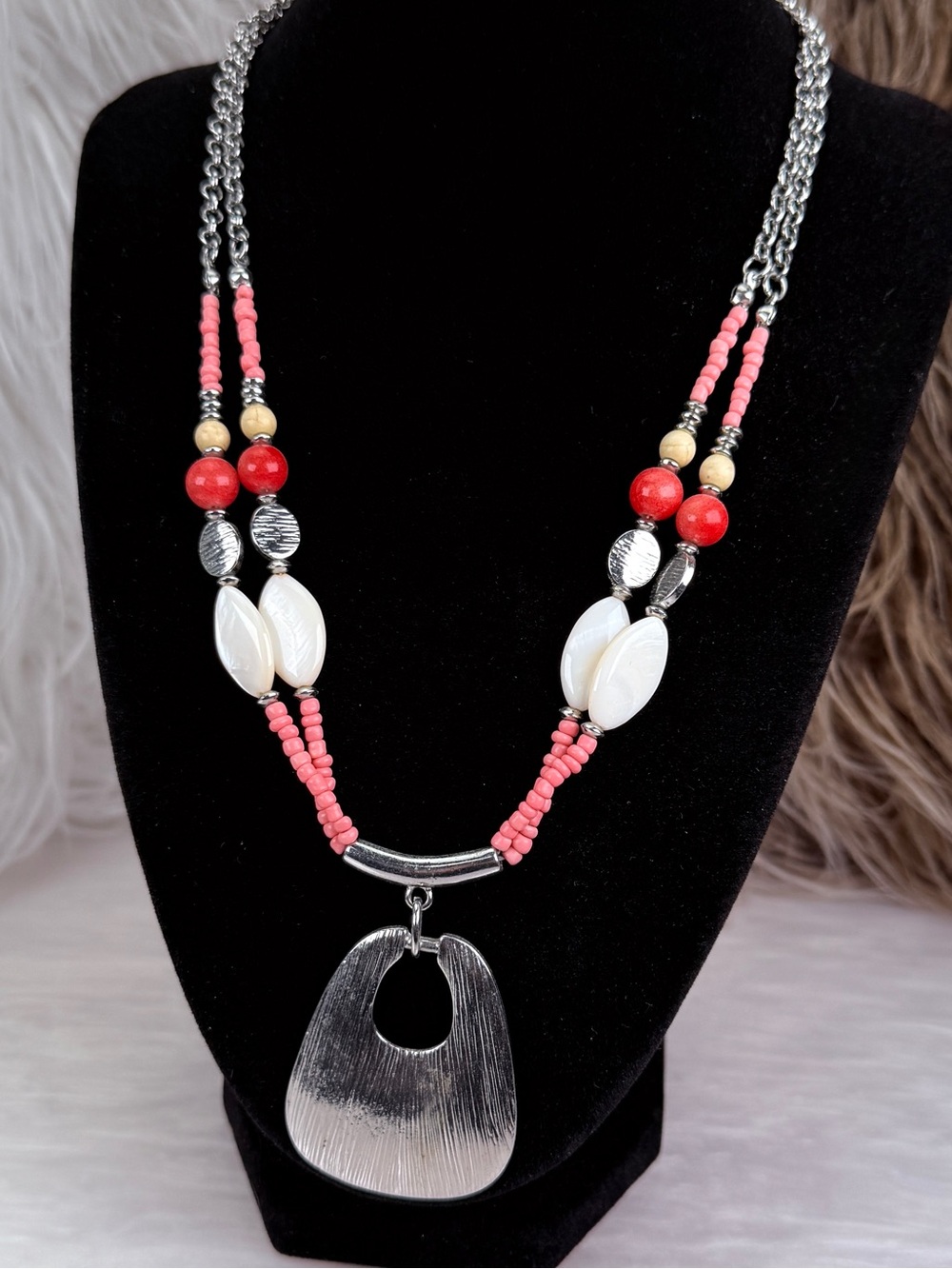 Pink Red White Beaded Pendant Necklace Silver Tone